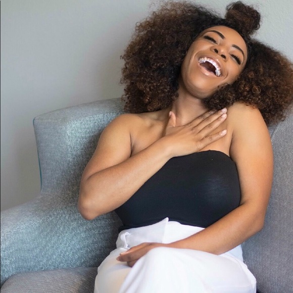 Meet your Posher, Danielle - Picture 3 of 4